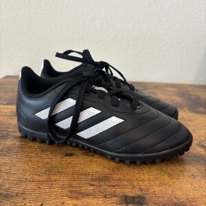 NWOT ADIDAS GOLETTO VIII TURF SOCCER INDOOR SOCCER SHOES Youth BLACK / WHITE
